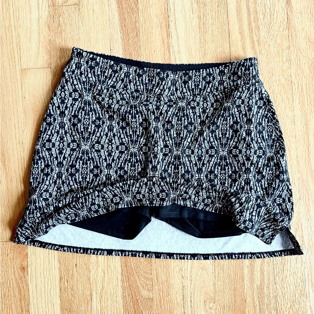 Tranquility Sports Skort mini Skirt Geometric Black Gray size S W28-34